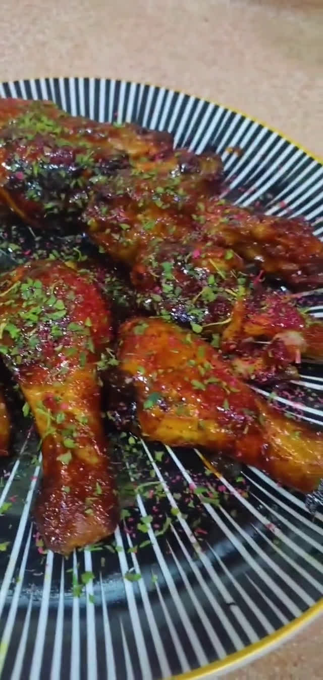 صورة لخطوة 5 من وصفة افخاذ الدجاج مشوي بالعسل 😋
