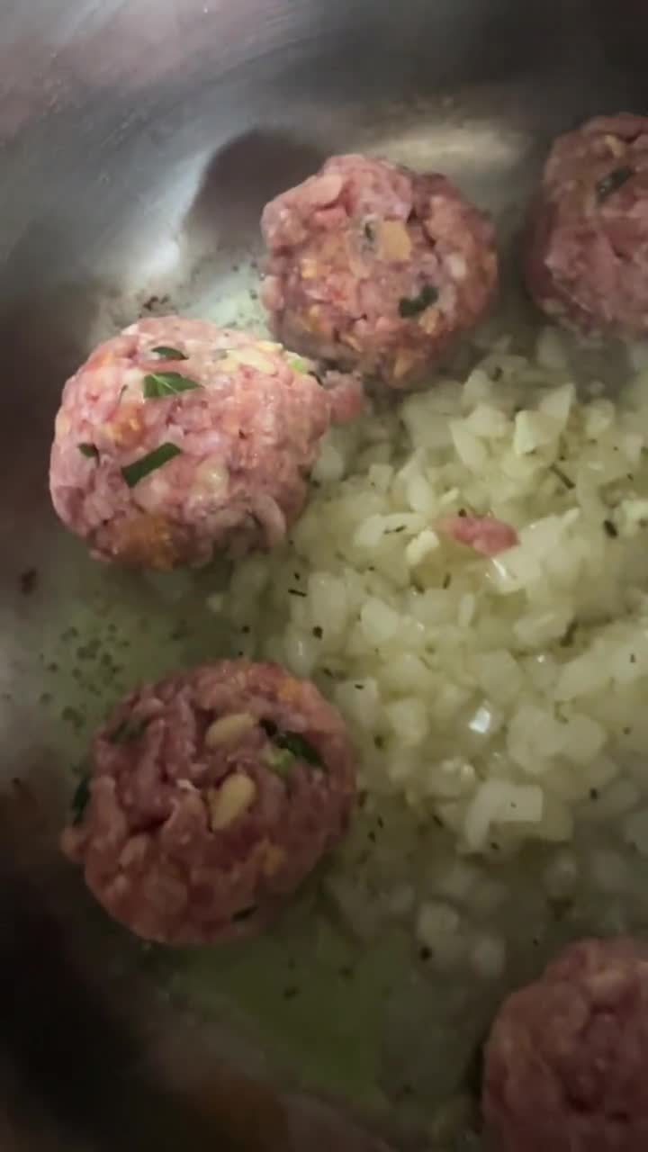 Foto del paso 6 de la receta: Albóndigas con pisto y tomate, todo casero