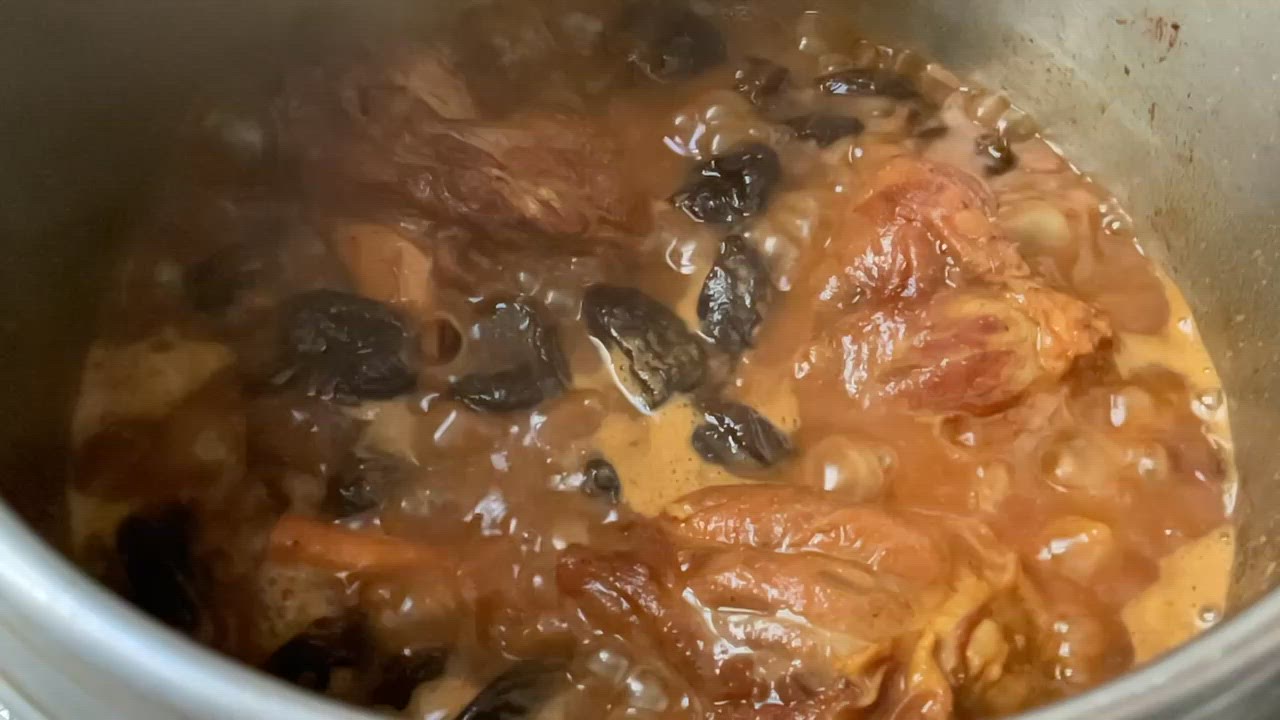 Une image de l'étape 4 de 🐝Pruneaux 🍗souris d’agneau confites🇩🇿.