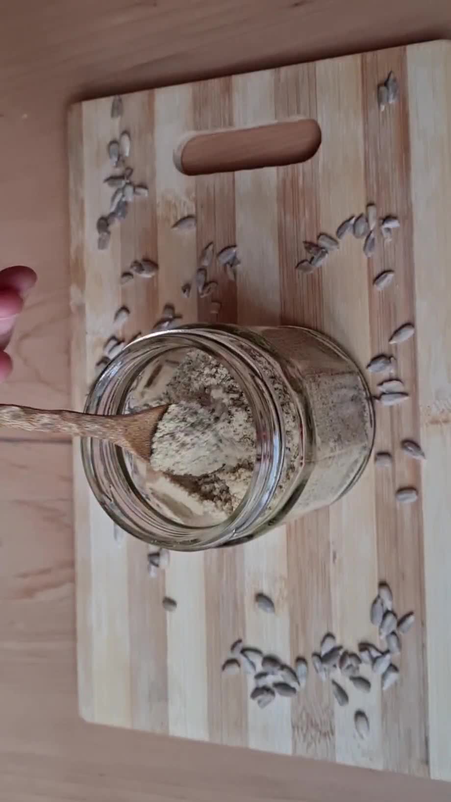 Foto del paso 3 de la receta: Rawmesan o "queso" rallado vegetal 🌻 vegano