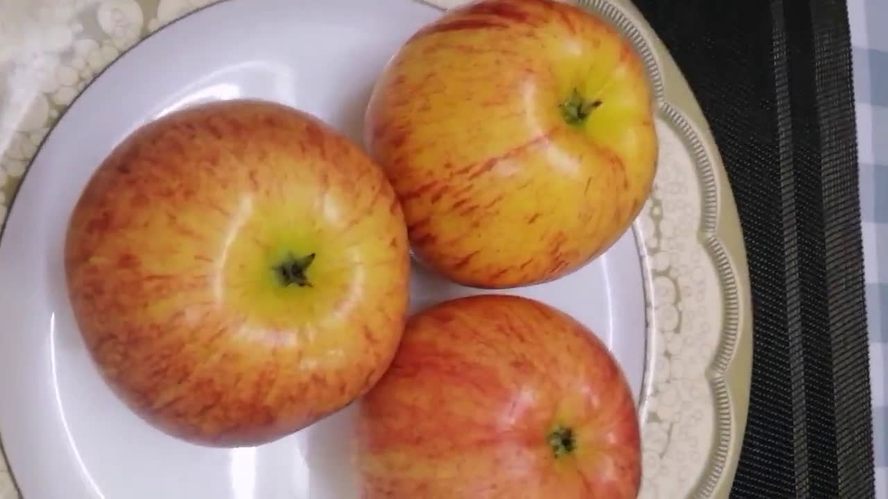 صورة لخطوة 1 من وصفة حلوى التفاح بالحليب 🍎🍶🍏