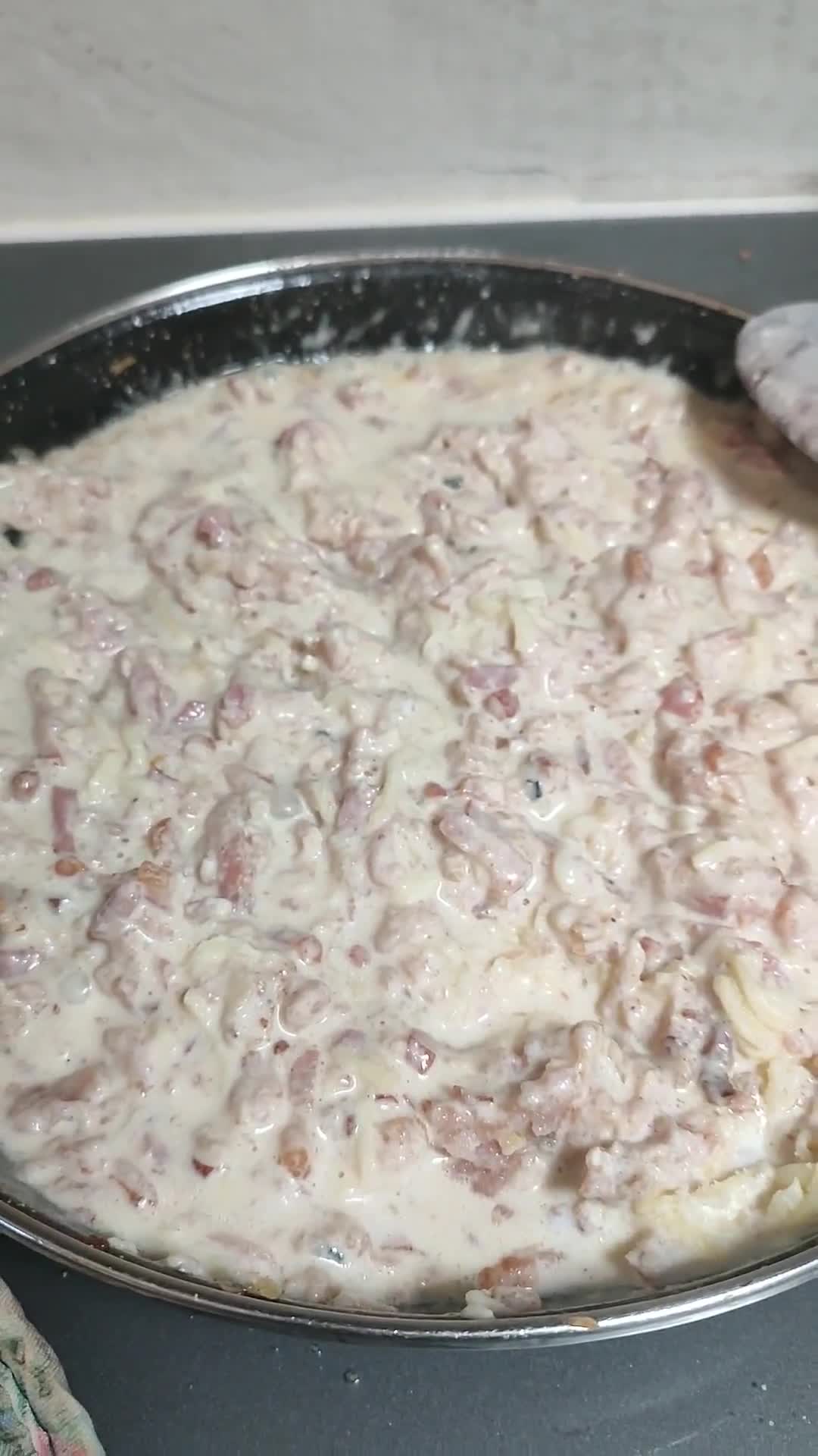 Foto del paso 5 de la receta: Empanada de bacon con carne picada de pollo