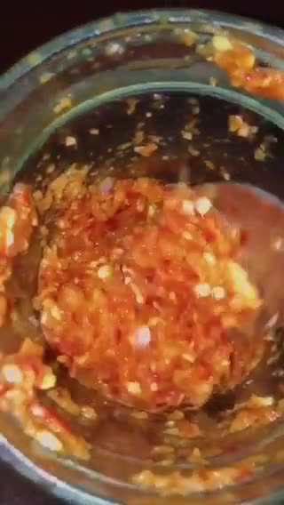 Foto langkah ke 1 dari resep Seblak kerupuk pelangi kuah pedas kental.