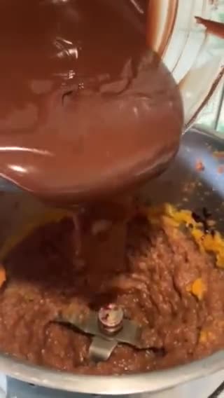 Foto del passaggio 4 della ricetta Torta di Cioccolato e Zucca, di due ingredienti