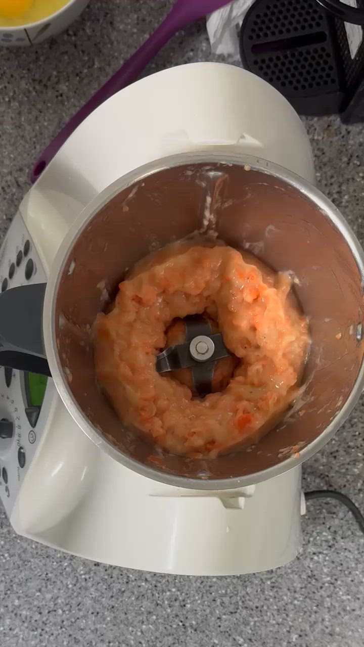 Foto del passaggio 3 della ricetta Cupcake Alle Banane, Carote, Albicocche e Noci Gluten Free