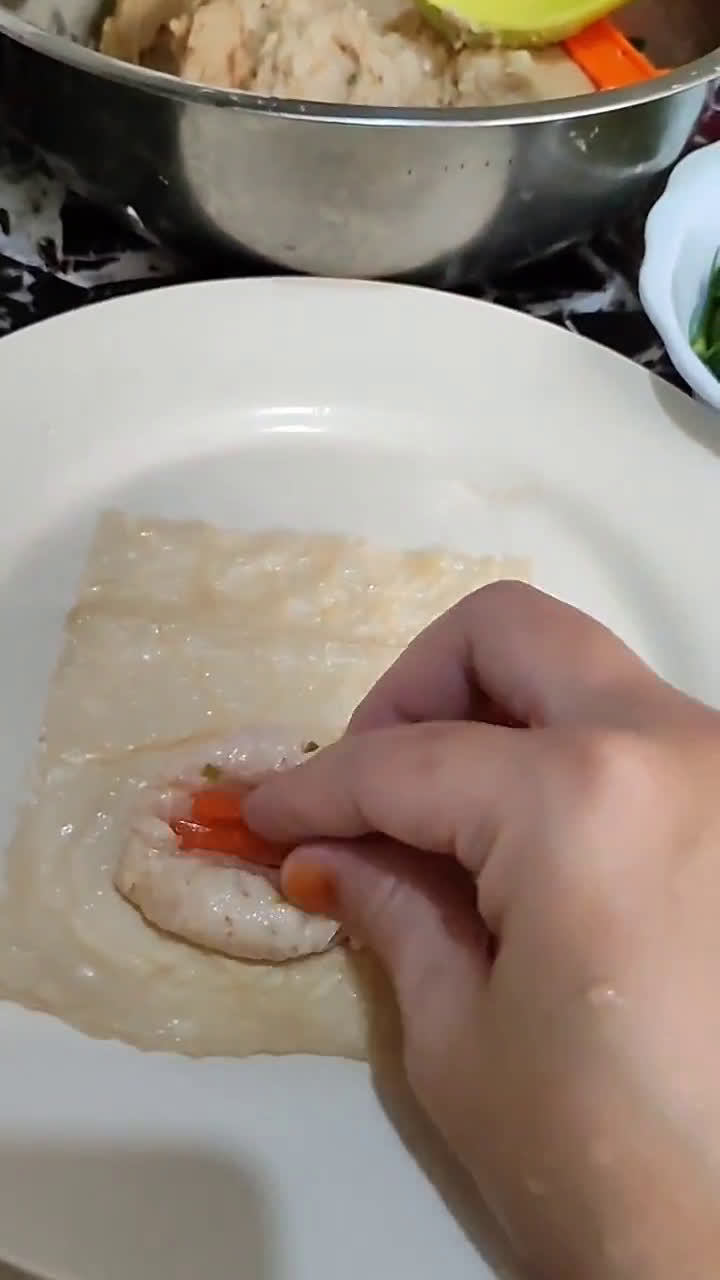 Foto langkah ke 3 dari resep Lumpia Ayam Kembang Tahu.
