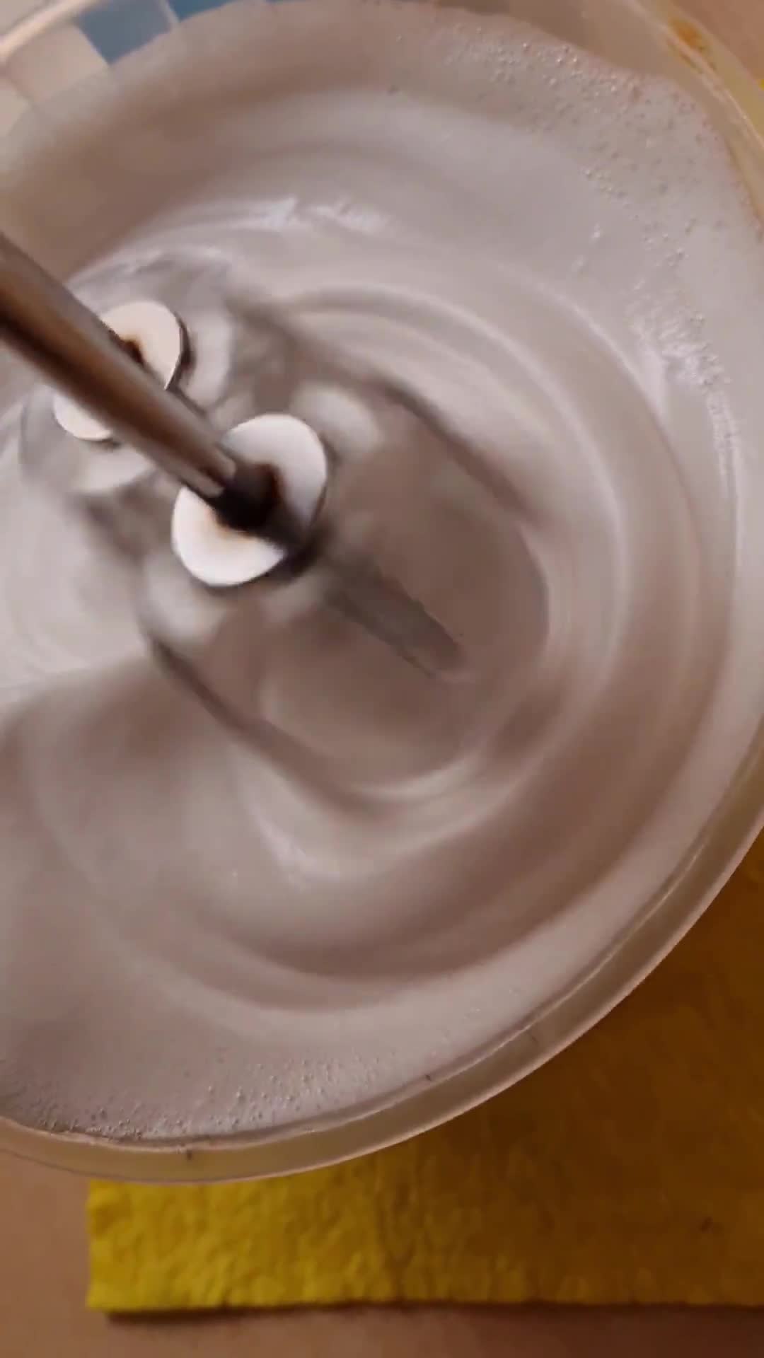Foto del paso 4 de la receta: Galletitas de aquafaba o merenguitos fallidos, como te parezca 🤭 sin huevo 🌱