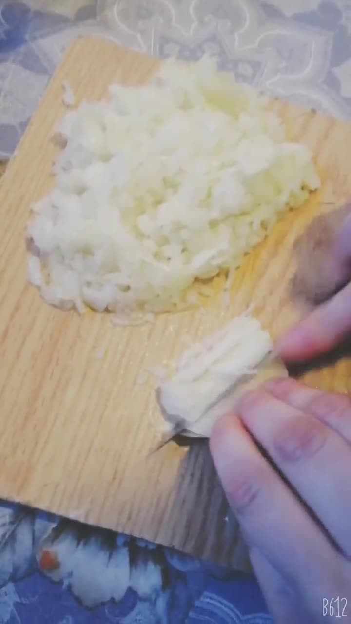 Foto del paso 2 de la receta: Arroz con azafrán acompañado de hamburguesa