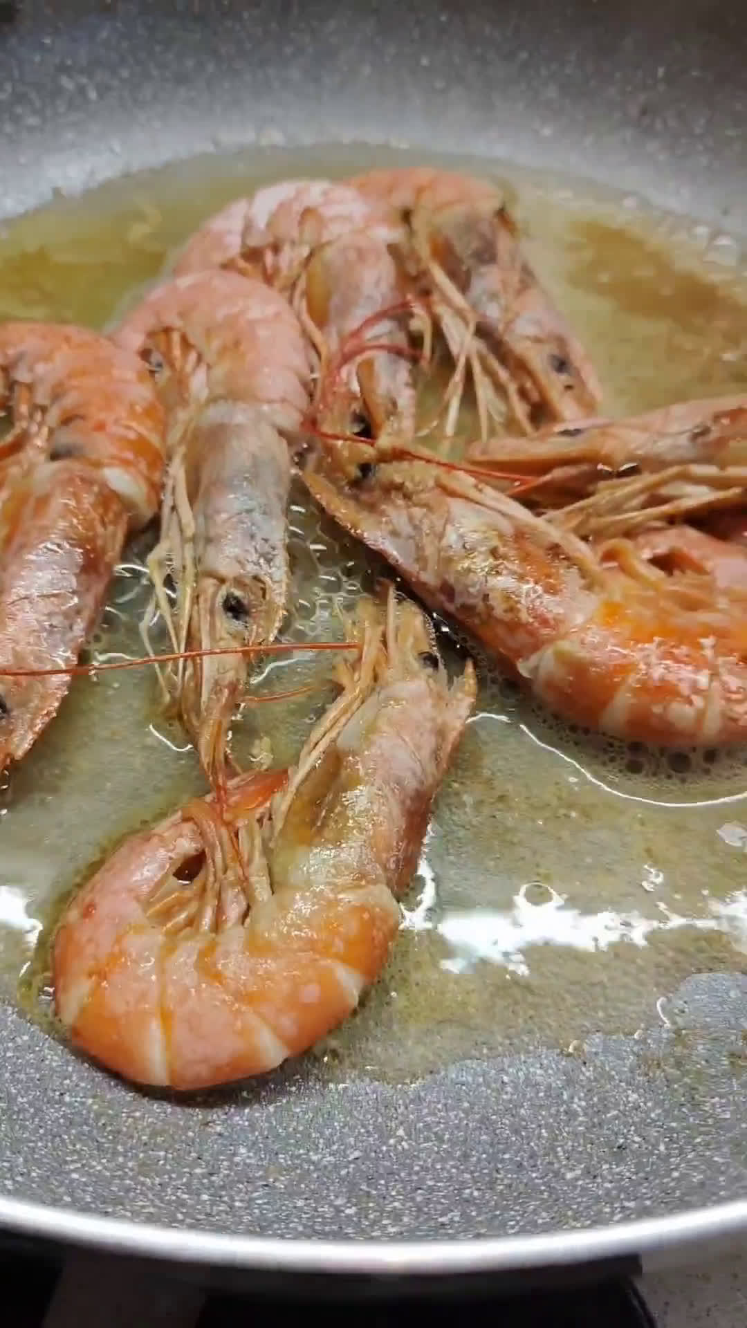 Foto del passaggio 4 della ricetta Paella di pesce