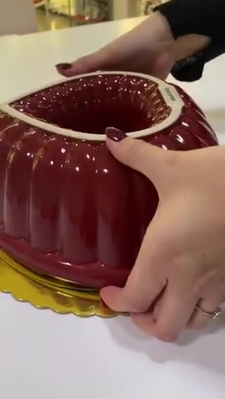 Foto del paso 7 de la receta: Bizcocho corazón red velvet  con cobertura