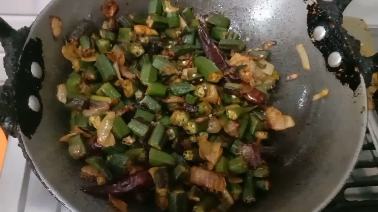 भिंडी फ्राई (bhindi fry recipe in Hindi) रेसिपी चरण 5 फोटो