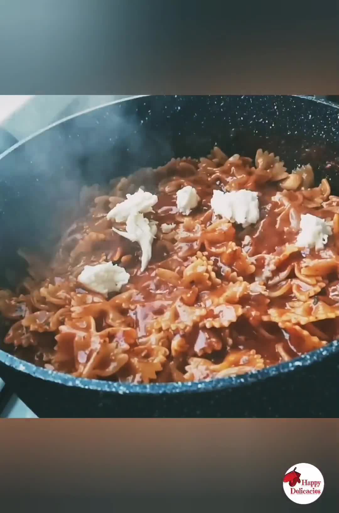 A picture of step 4 of Pasta with Tomato and Mozzarella.