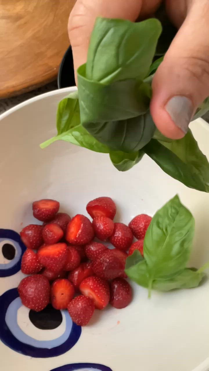 Une image de l'étape 3 de 🍋Jus 🥤fraises 🍓🌿basilic 🍃.
