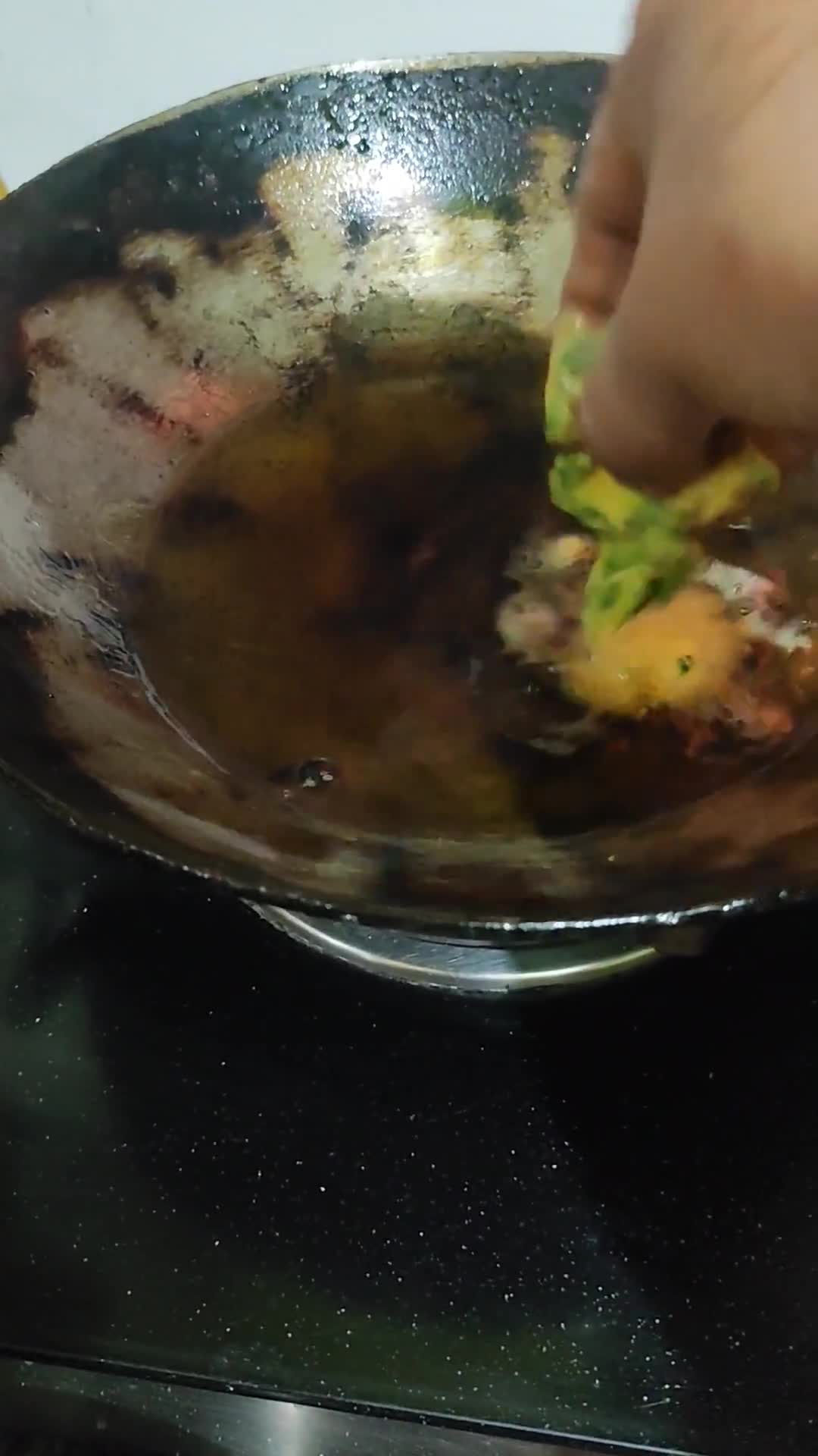 पालक आलू पकौड़ा कढ़ी(palak aloo pakoda kadhi recipe in hindi) रेसिपी चरण 5 फोटो