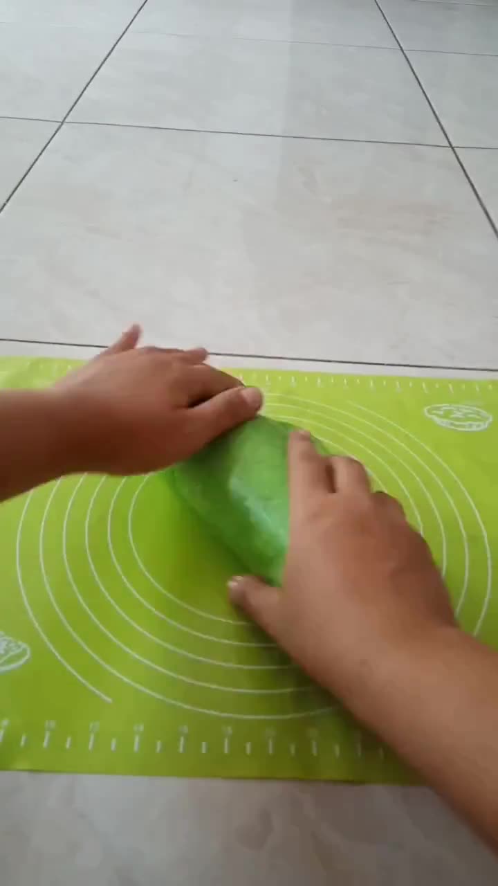 Foto langkah ke 8 dari resep Watermelon Bread🍉🍞.
