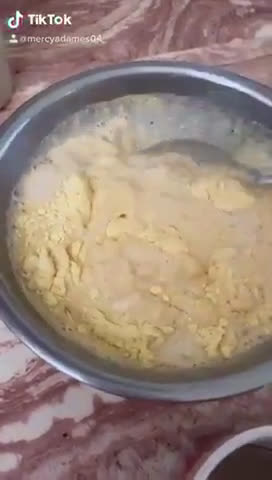 Foto del paso 2 de la receta: Arepa de maíz Dominicana