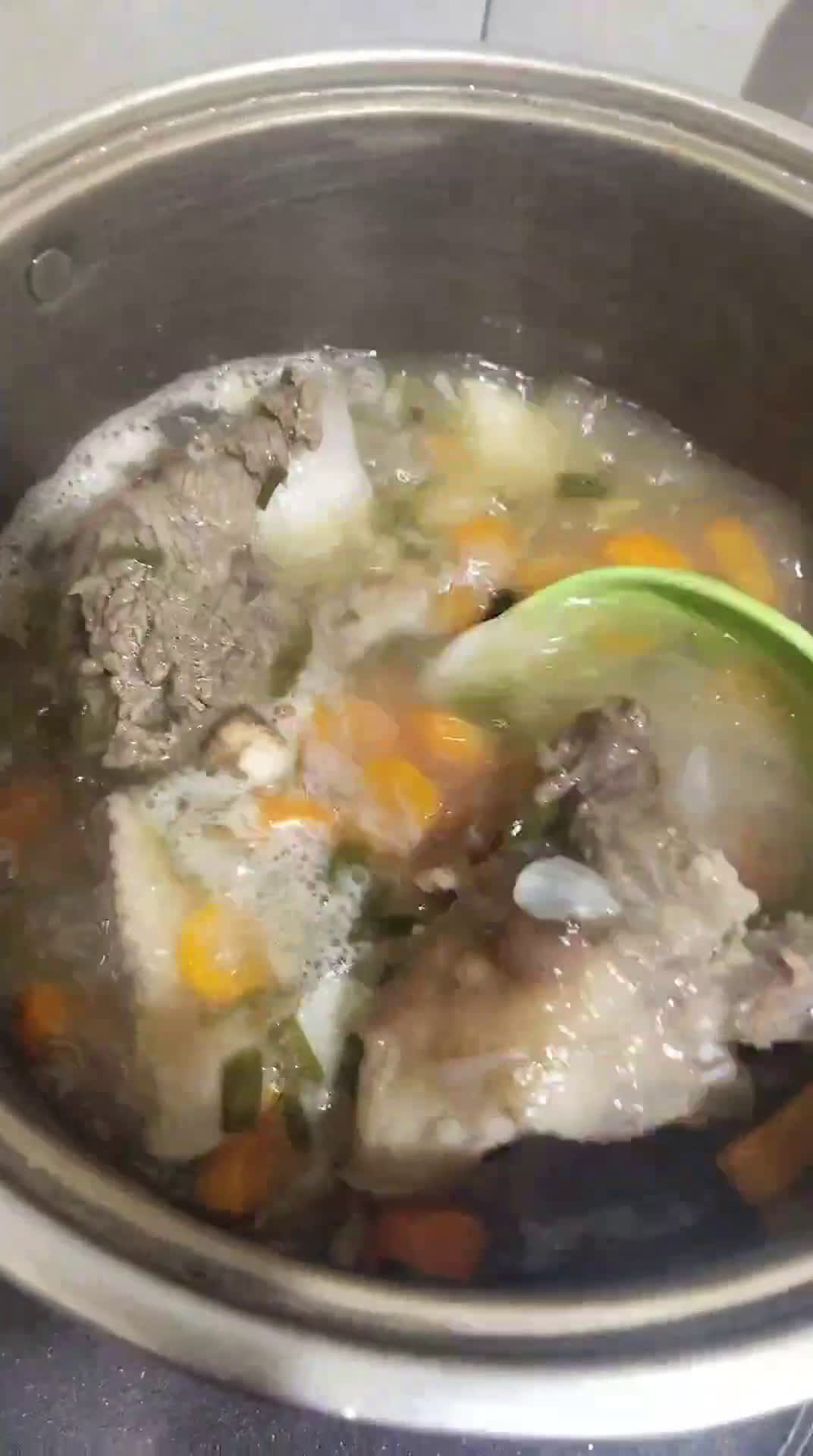 Foto langkah ke 6 dari resep Soup tulang daging sapi.