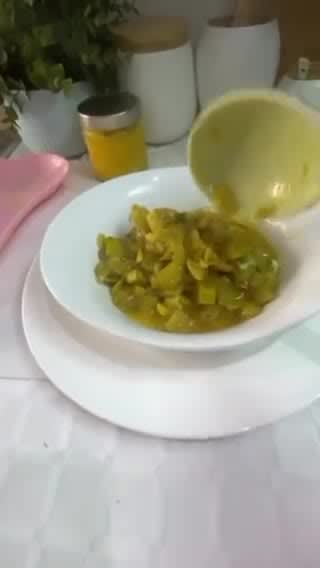 صورة لخطوة 9 من وصفة يخنة القرع الاخضر بالبصل الابيض
