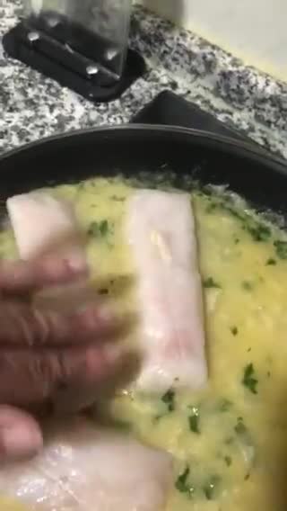 Foto del paso 6 de la receta: Merluza en salsa verde a la vasca