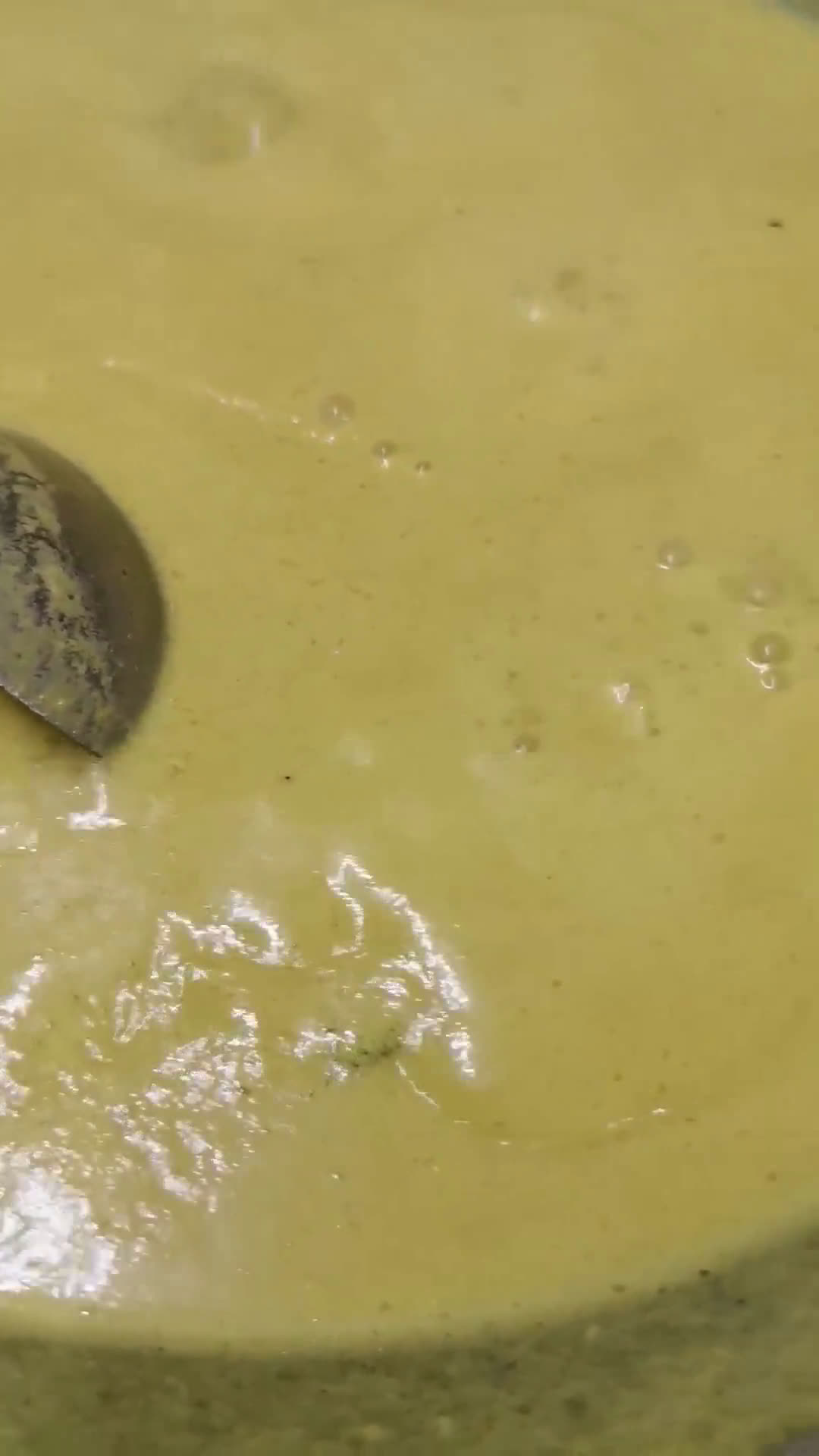 Gambar langkah 3 resipi Gulai Tulang Lembu.