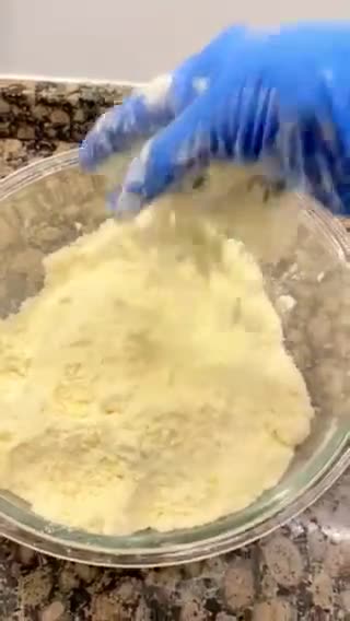 Foto del paso 3 de la receta: Pastel con crema de fresas