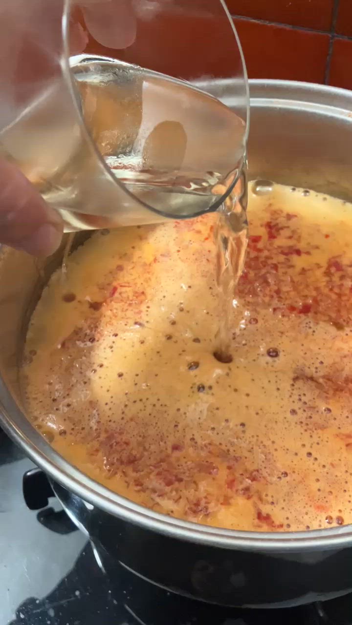 Foto del paso 4 de la receta: Gelatina de pimientos del huerto, con vino blanco