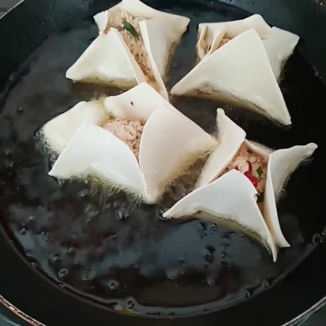 Foto langkah ke 4 dari resep Pangsit Goreng Tahu Peda.