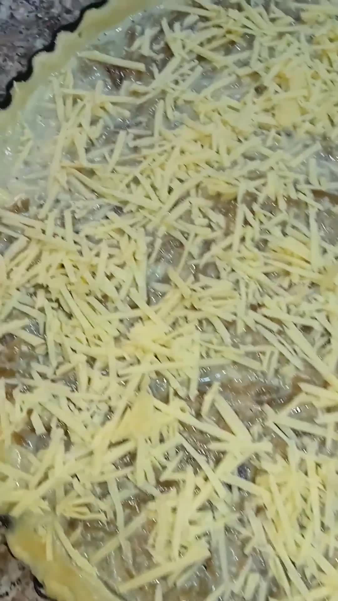 Une image de l'étape 11 de Quiche aux oignons mauves 🧅🧅🧅🧅.