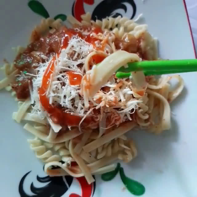 Foto langkah ke 3 dari resep FussCini Boloniges Sous.