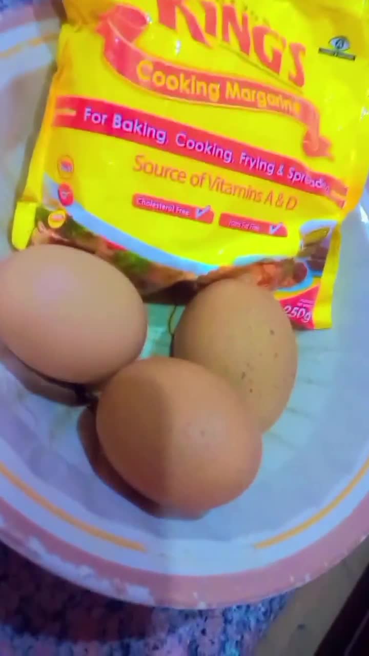 A picture of step 2 of Cup cakes.