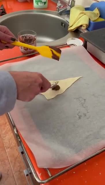 Foto del paso 4 de la receta: Croissant de hojaldre con chocolate