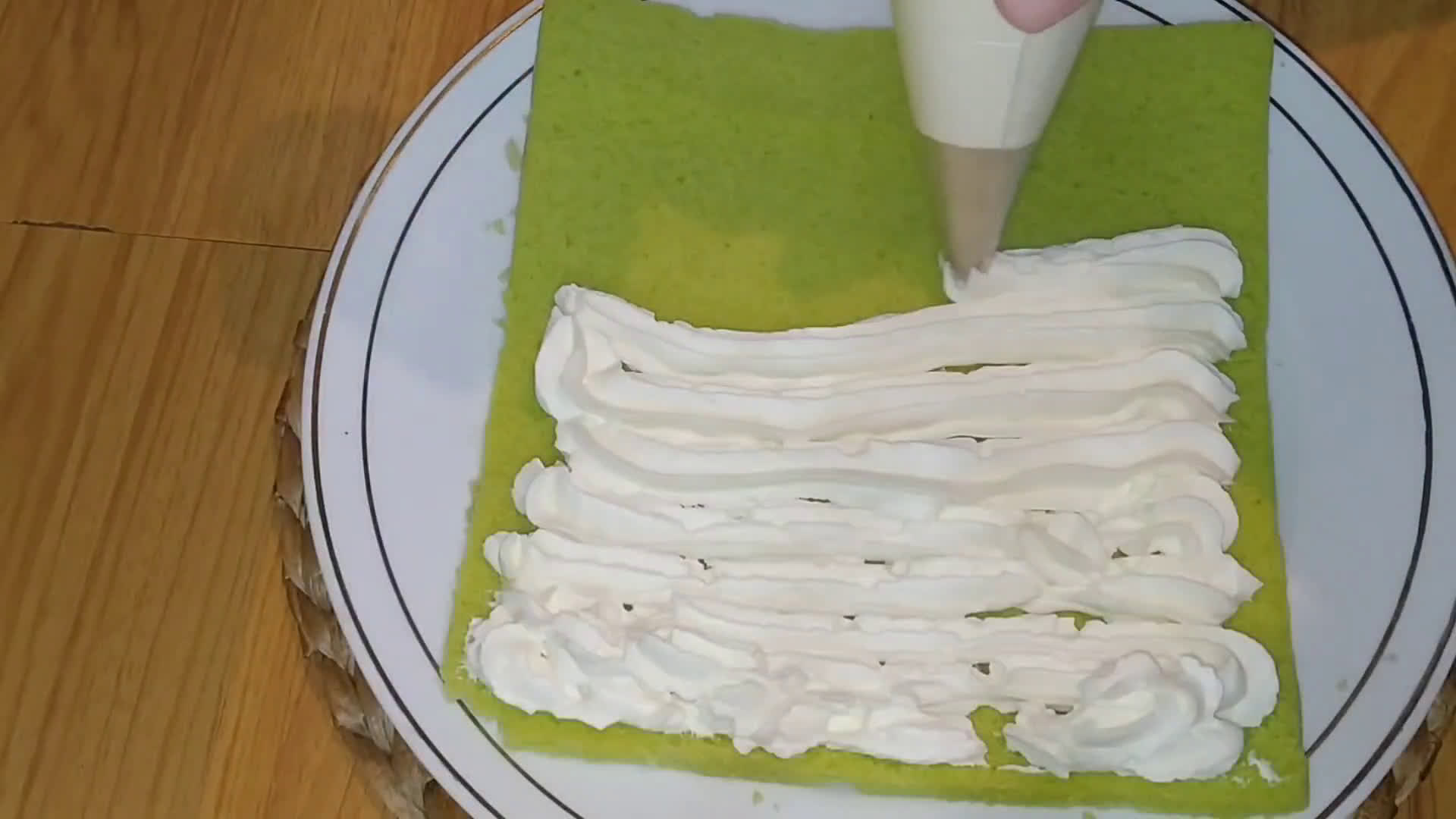 Foto langkah ke 7 dari resep 186. Bolu Pandan Kukus Lembut.