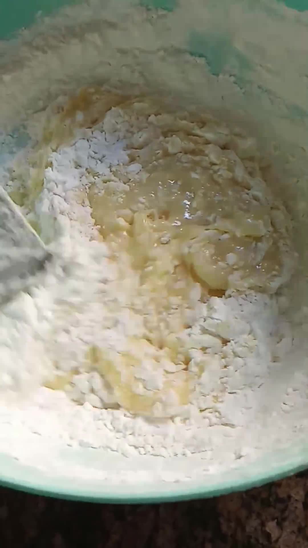 Foto del paso 2 de la receta: Alfajores de maicena sin gluten, con aceite