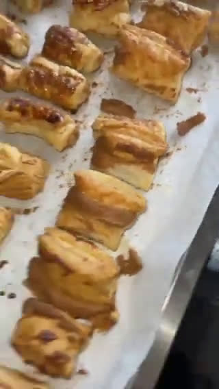 Foto del paso 5 de la receta: Canutillo de hojaldre relleno de crema de cacahuete