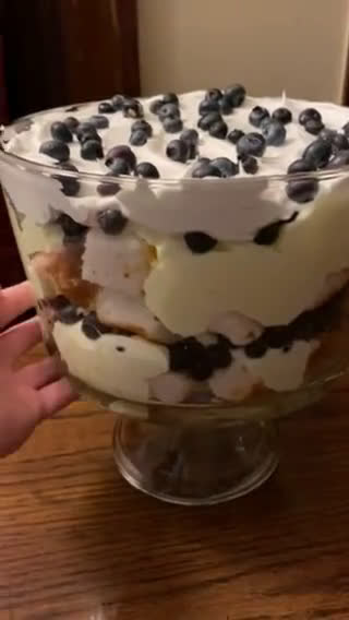 A picture of step 3 of Lemon Blueberry Trifle.