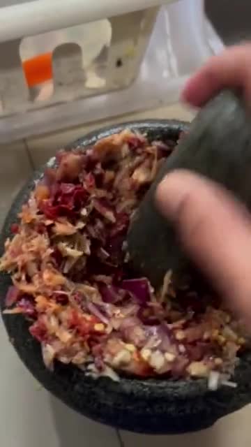 Gambar langkah 1 resipi Nasi goreng lada kering.