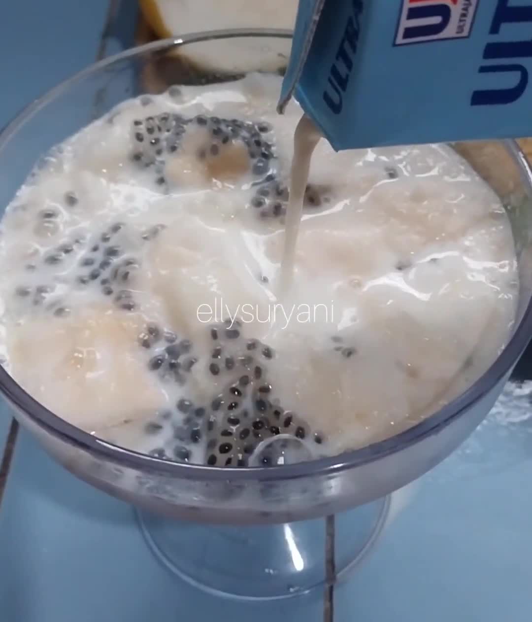 Foto langkah ke 3 dari resep Es Segar Timun Suri plus Selasih.