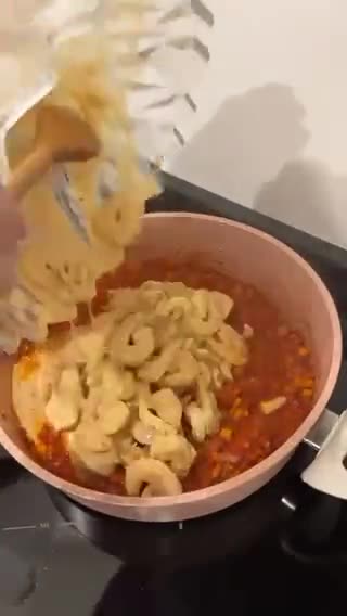 صورة لخطوة 3 من وصفة برياني ربيان حركات 🍤🍚