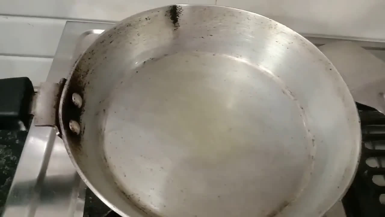 ऑमलेट (omelette recipe in Hindi) रेसिपी चरण 3 फोटो