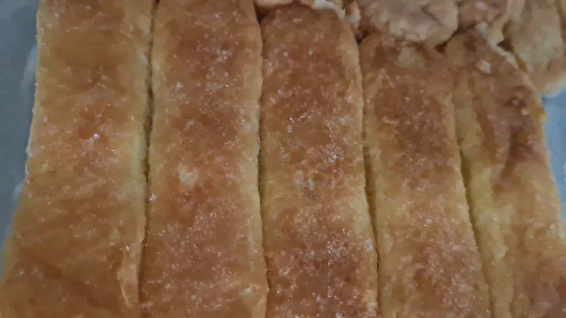 صورة لخطوة 3 من وصفة جيلي كرز ❤ بالكسترد والبسكويت حلى بارد سهل ولذيذ