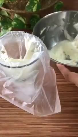 Foto langkah ke 1 dari resep Poured tiramisu.