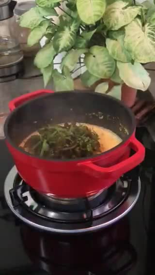 Gambar langkah 3 resipi Masak Lemak Pucuk Paku Ikan Talang Masin.