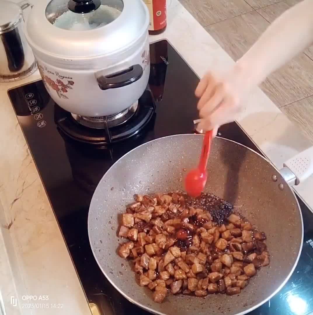 Foto langkah ke 4 dari resep Kwetiau Rebus Daging Jamur.