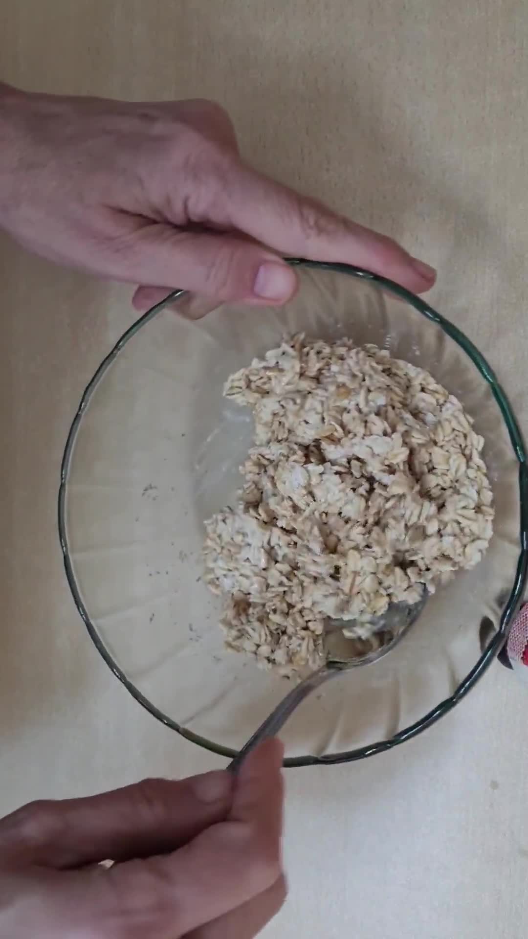 Foto del paso 1 de la receta: Crocantes de avena fermentada 🥣 (masa base) reemplazo de cereales ultraprocesados del supermercado