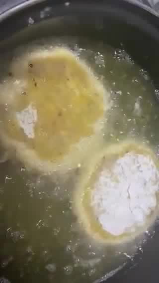صورة لخطوة 6 من وصفة برجر الدجاج المحشي 😋😋