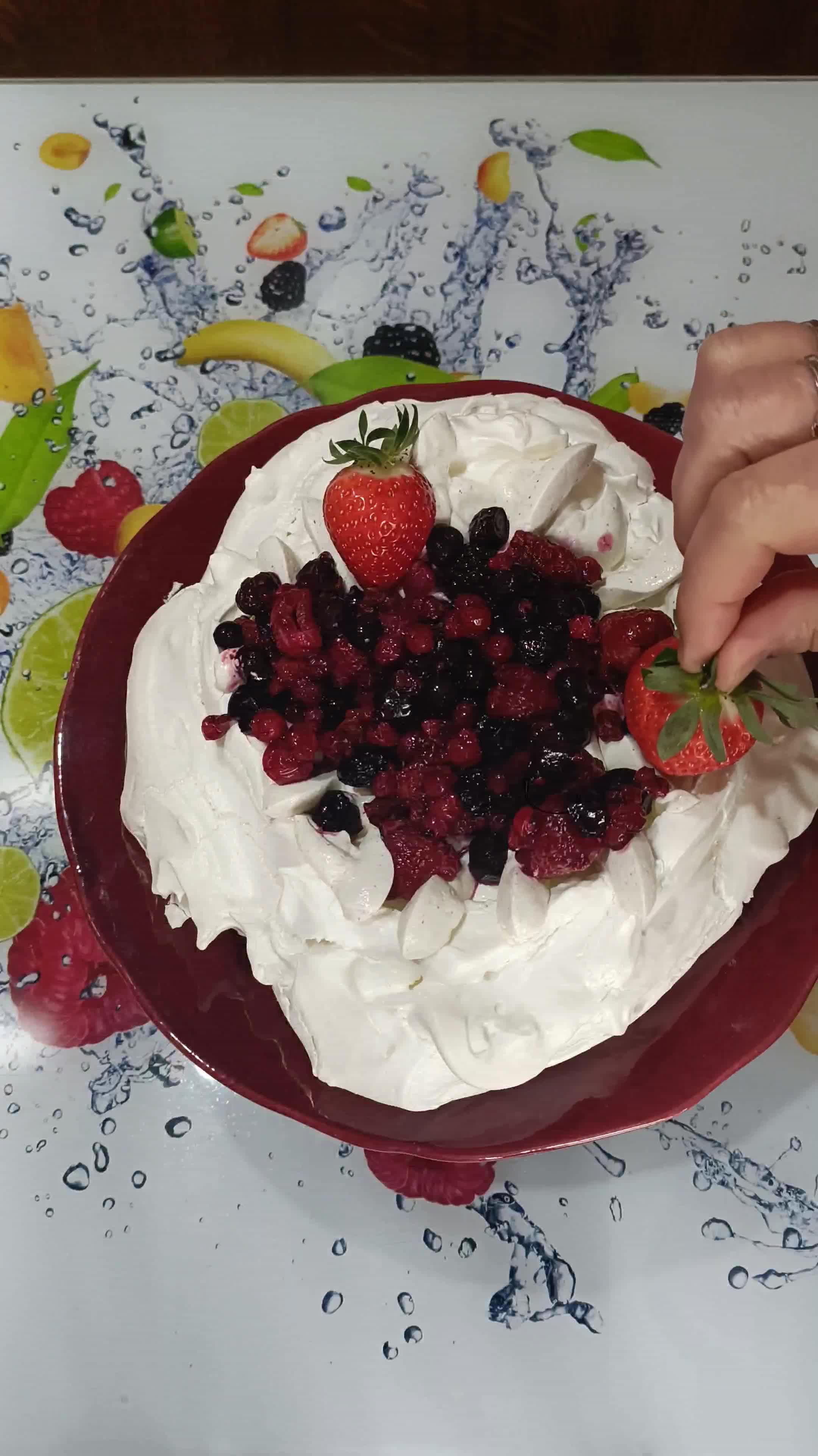 Une image de l'étape 11 de 🍓Pavlova Fraise et chantilly coco vanille.