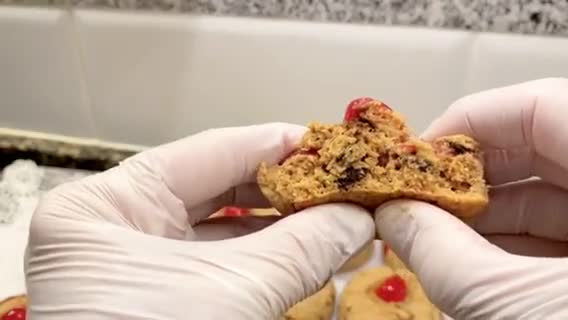 Foto del paso 11 de la receta: Cookies con cerezas en almíbar