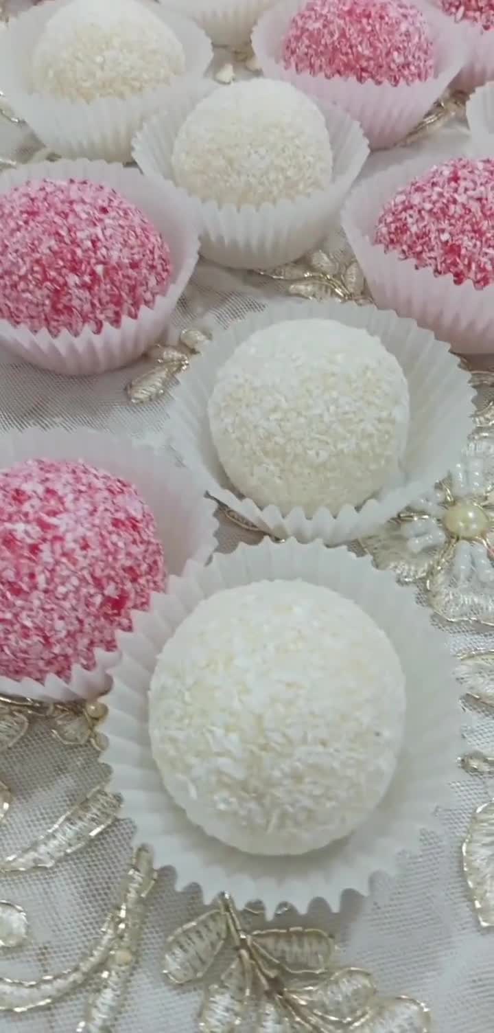 صورة لخطوة 4 من وصفة كرات الرافاييلو بذوقين 💞 حليب و فراوله