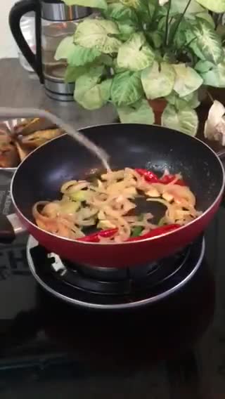 Gambar langkah 2 resipi Ikan Pelata Masak Asam Jawa.