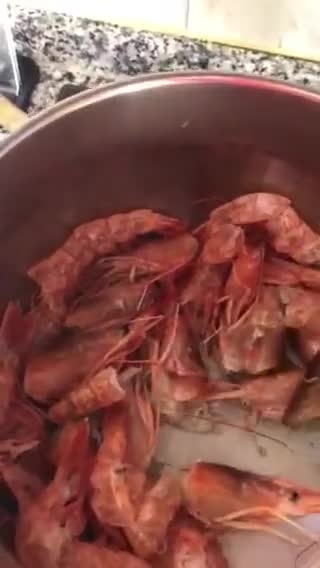 Foto del paso 2 de la receta: Brazo gitano de calabacín con Gambones y bocas de mar